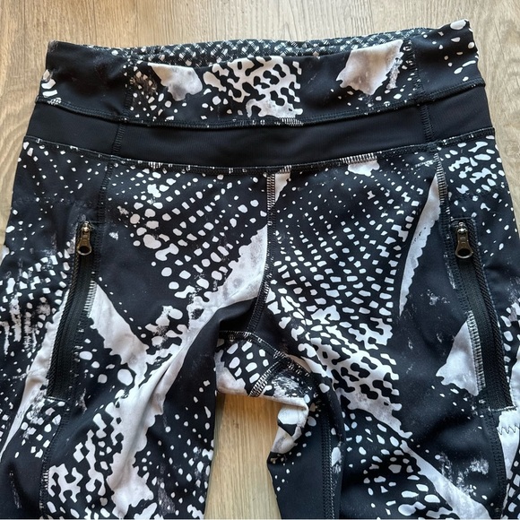Lululemon Inspire Women’s Tight II size 4 legging Mesh Luxtreme White Black - Picture 11 of 11